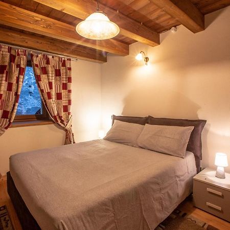 L'Atelier Du Temps - Les Greniers Appartements Aosta Kültér fotó