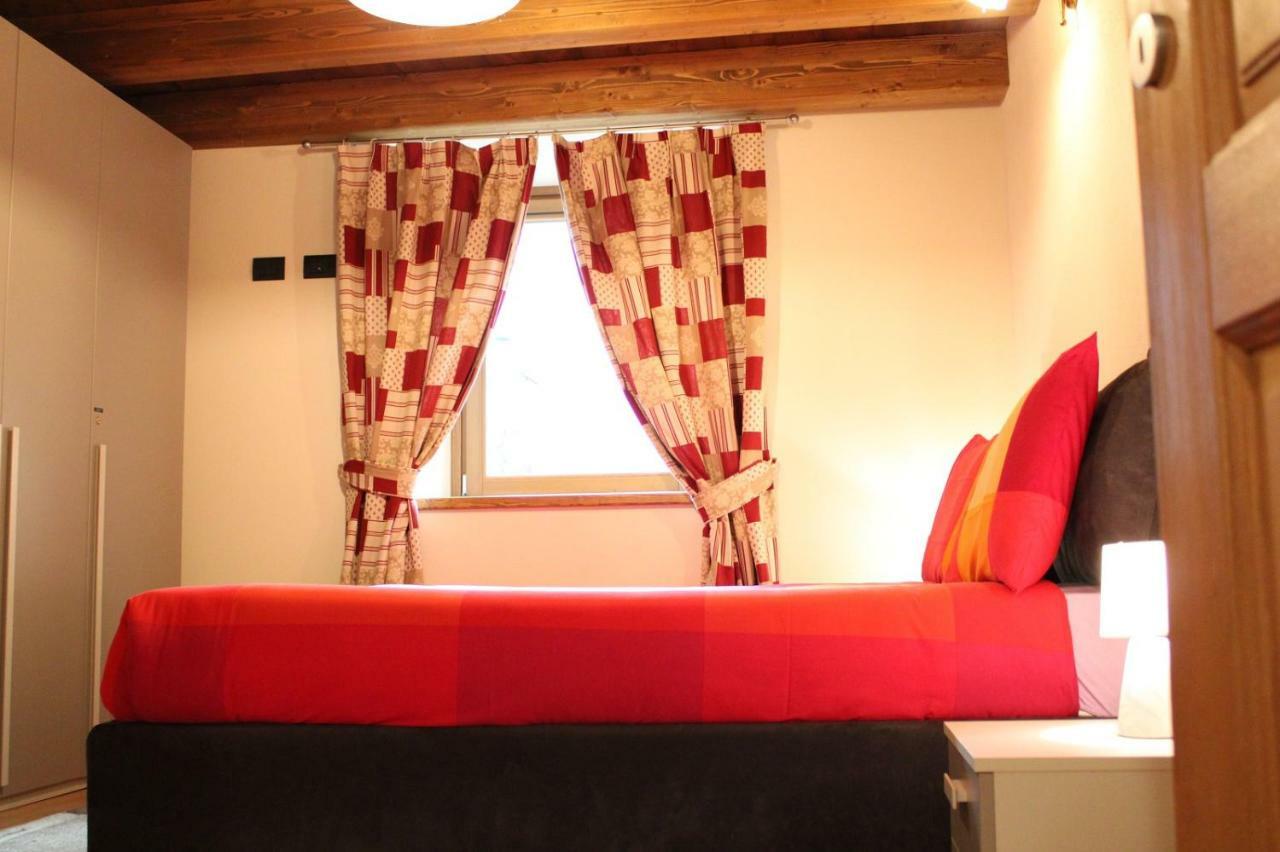 L'Atelier Du Temps - Les Greniers Appartements Aosta Kültér fotó
